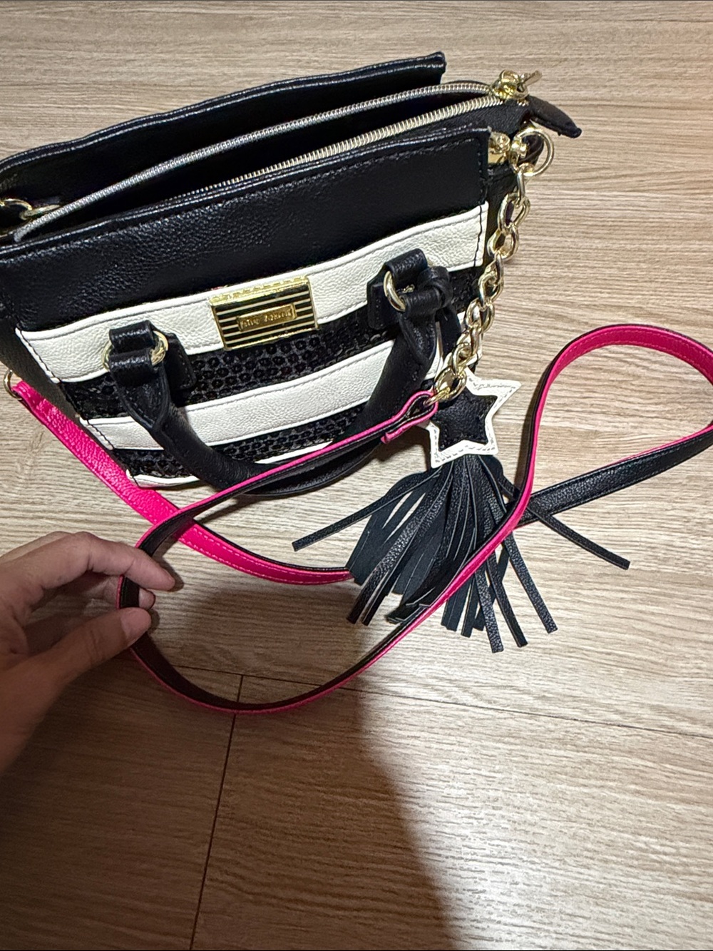 Betsey Johnson Black Cream Sequined Crossbody with Hot Pink Strap & Tassel Star - Picture 14 of 15